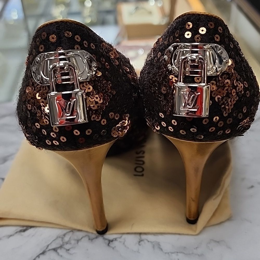 Authentic Louis Vuitton Sequin Silver Lock Pumps Heels Size 36 - Picture 3 of 8